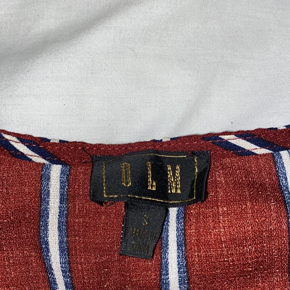 blouse - Picture 2 of 4